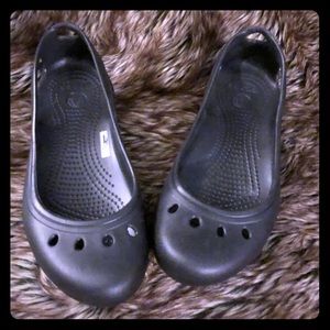 Crocs flat dress shoes size 6